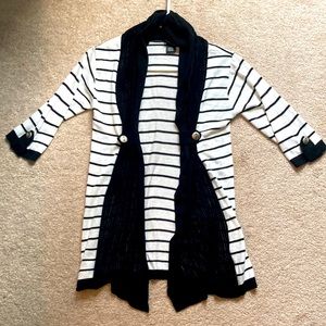 NWOT Rue21 white/black long sweater Size small
